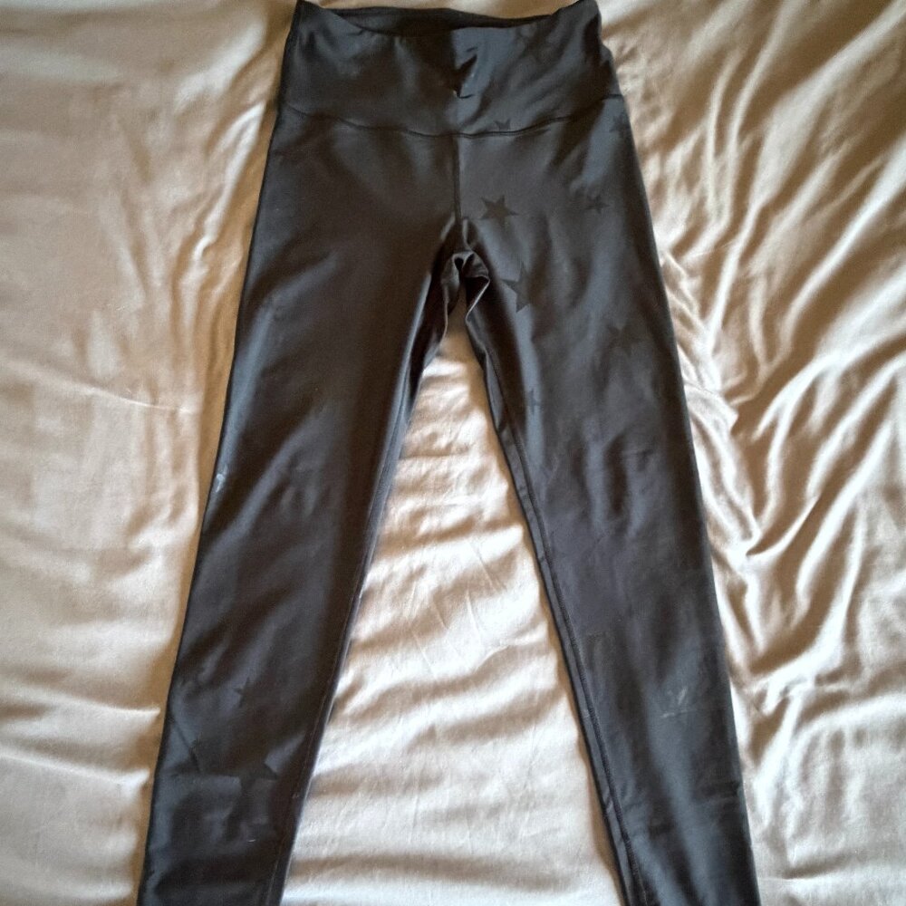 Excellent Condition Mono B Black Star Leggings Size Medium (inside tag removed)